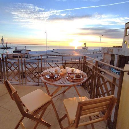 Potato Beach Apartment At Beach Front & Sea View ラゴス エクステリア 写真