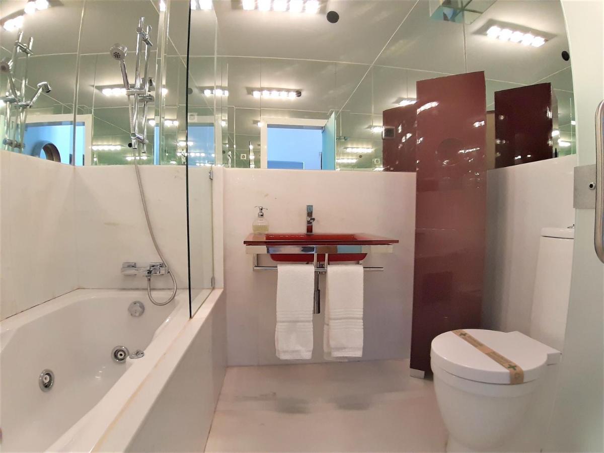 Potato Beach Apartment At Beach Front & Sea View ラゴス エクステリア 写真