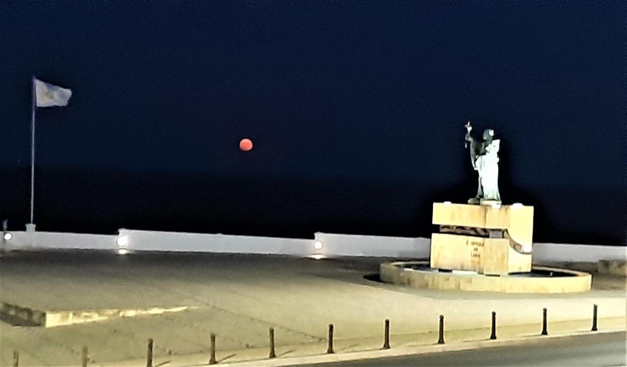 Potato Beach Apartment At Beach Front & Sea View ラゴス エクステリア 写真