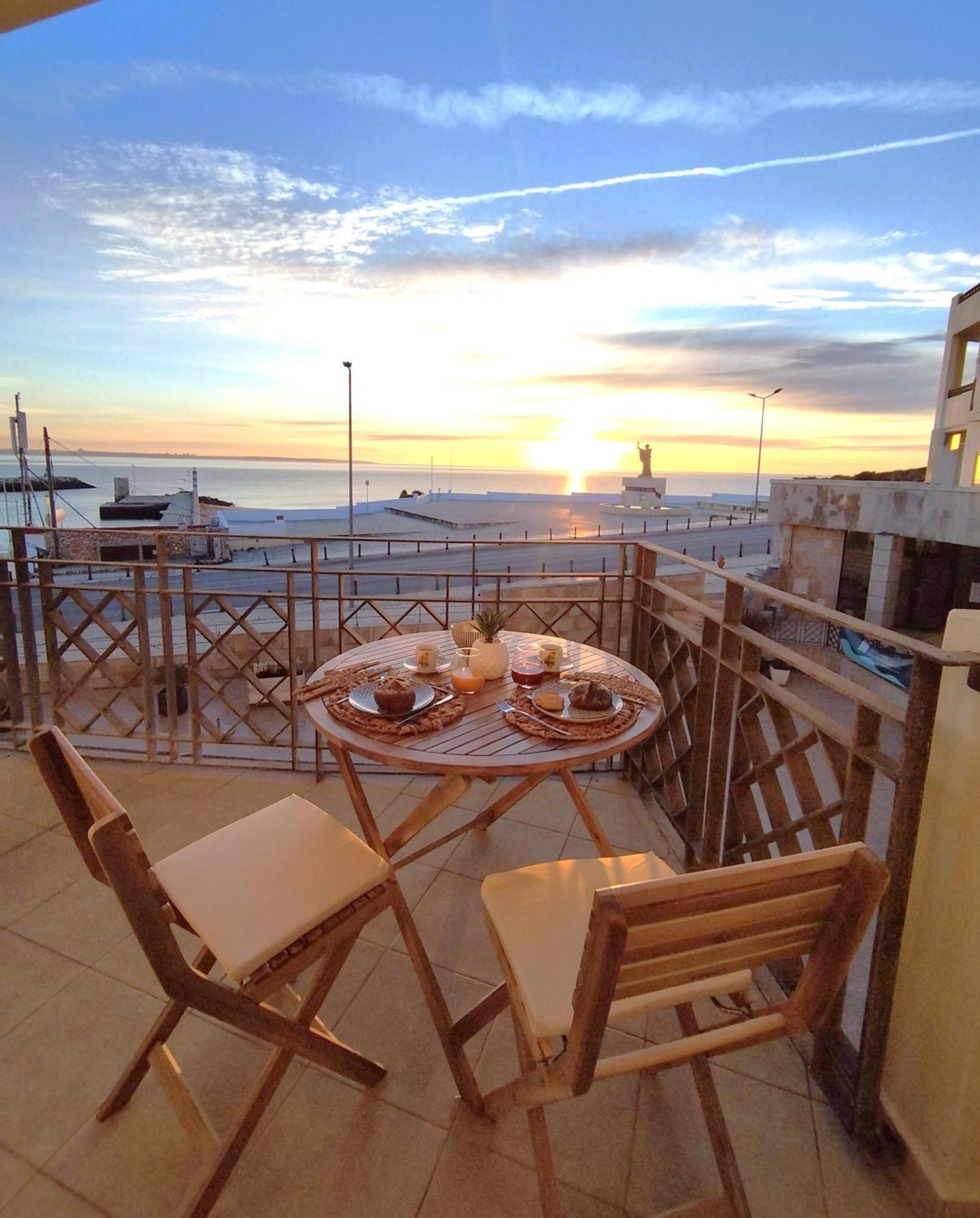 Potato Beach Apartment At Beach Front & Sea View ラゴス エクステリア 写真