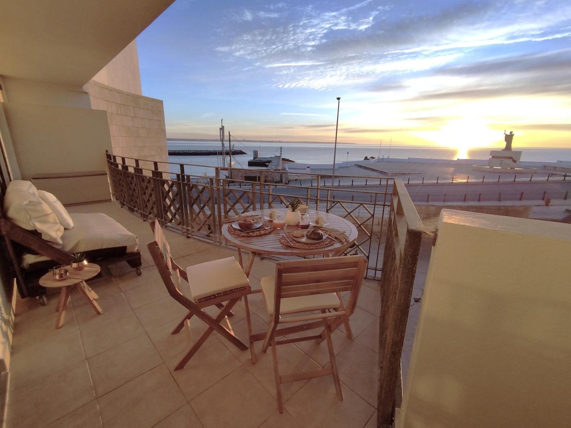 Potato Beach Apartment At Beach Front & Sea View ラゴス エクステリア 写真